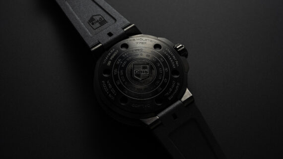 01 400 776 7775 4-07 4 2664BTEB_gallery_cbs_01_ds